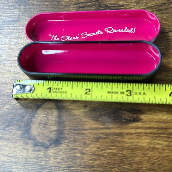 Hollywood Fashion Tape in Pink - Picture 8 of 9